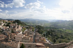 Casa, lingua e lavoro: i tre pilastri della Valmarecchia per trasformare l’accoglienza in autonomia